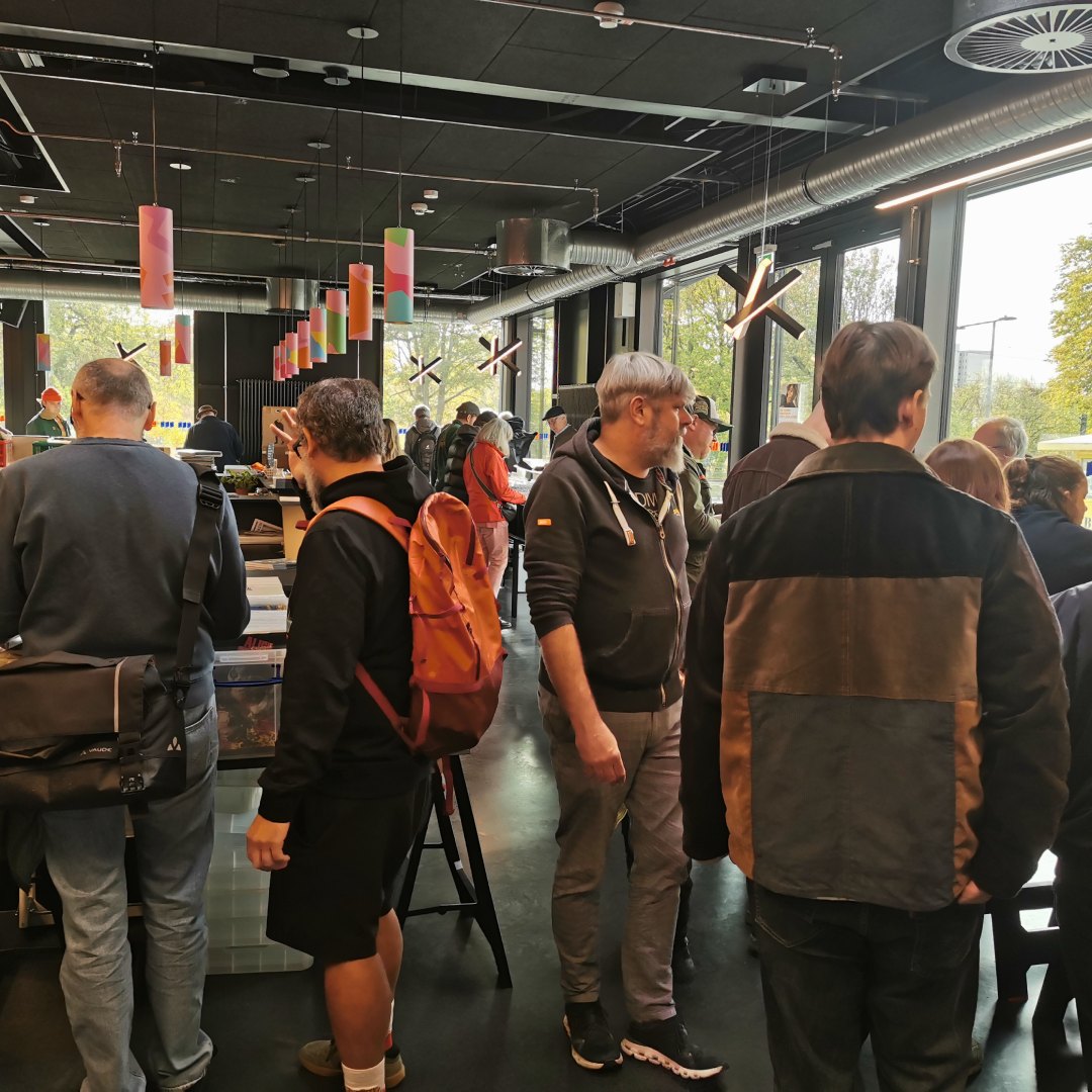 Impression von einer früheren Mannheimer Plattenbörse, Bild 3