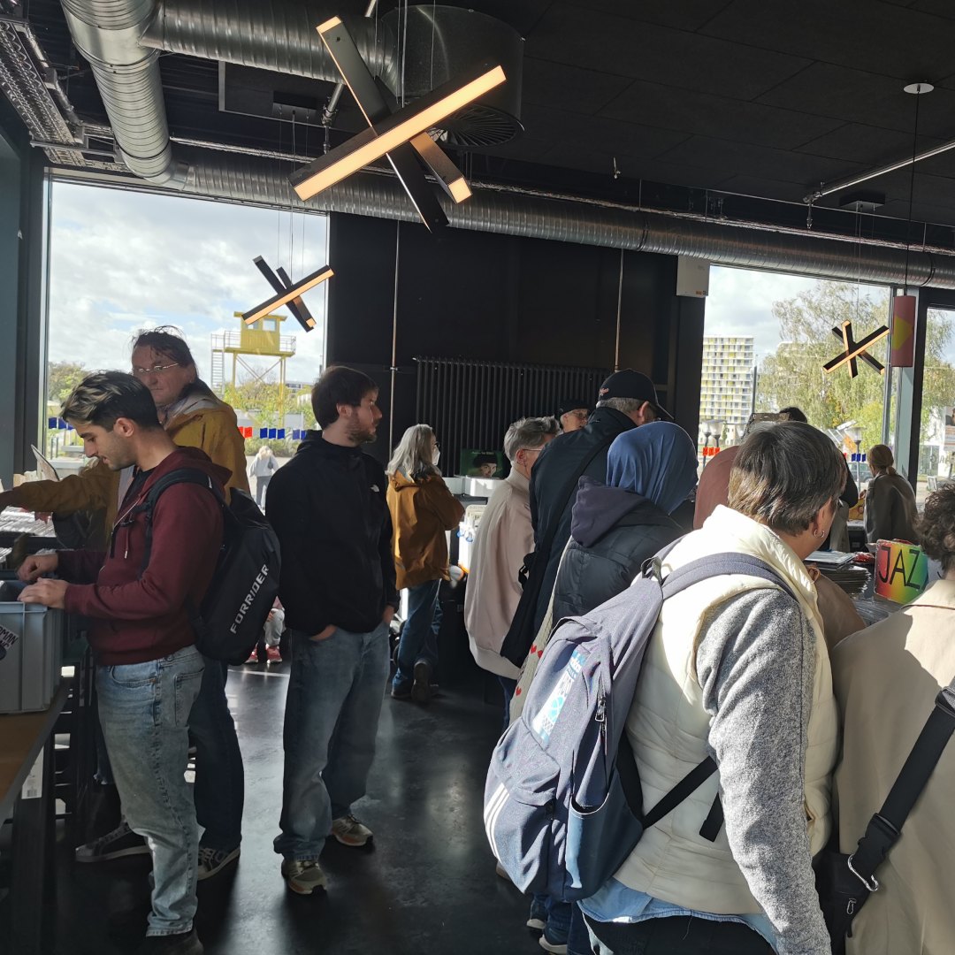 Impression von einer früheren Mannheimer Plattenbörse, Bild 7